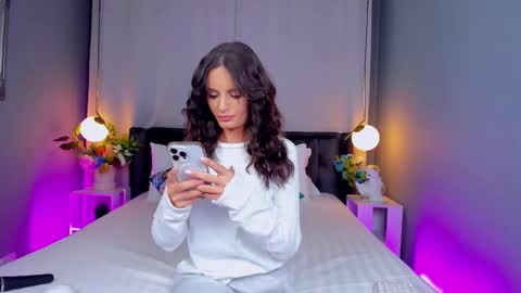 Snapshot of _carlawhite_ chatting on October 2, 3:46 am _carlawhite_ online show from October 2, 3:46 am