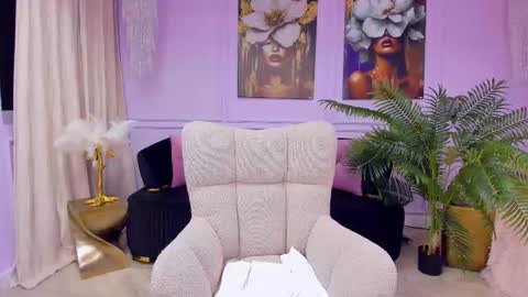 Snapshot of _carlawhite_ chatting on November 27, 4:47 am _carlawhite_ online show from November 27, 4:47 am