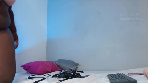 Snapshot of _carolinagomez chatting on October 1, 6:36 pm Caro. online show from October 1, 6:36 pm