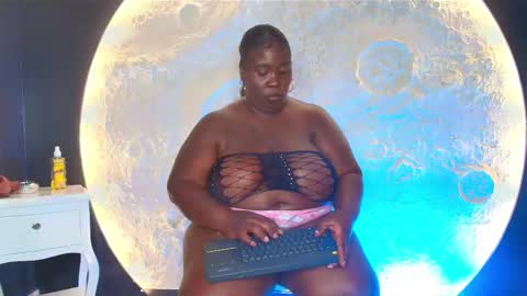 Snapshot of _carolinagomez chatting on October 10, 7:35 pm Caro. online show from October 10, 7:35 pm