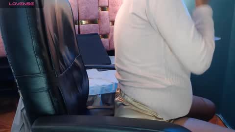 Caroline online show from April 18, 10:30 am