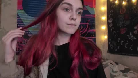 Caroline online show from February 22, 2:19 pm