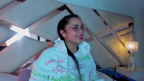 Caroline Sweet online show from December 19, 10:13 am