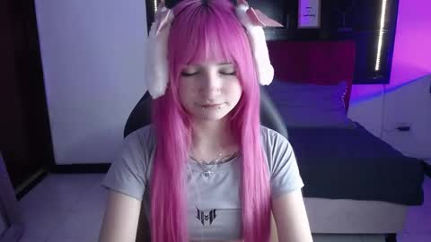 _charlotte_collins_ online show from April 21, 3:17 pm