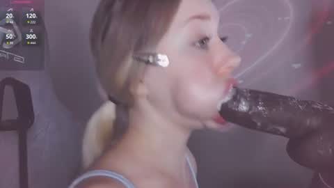 Snapshot of _chatur_babe chatting on June 14, 8:33 pm Angelina online show from June 14, 8:33 pm