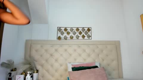 Snapshot of _chloe_adams chatting on February 23, 11:33 am Chloe online show from February 23, 11:33 am