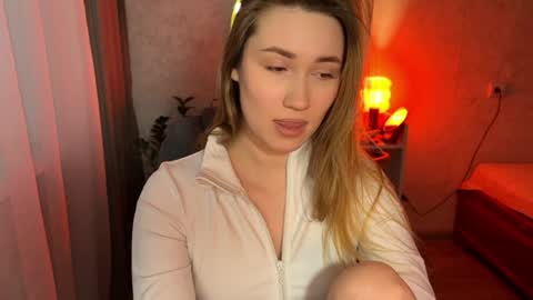 _chloe_miller_ online show from May 11, 4:59 pm