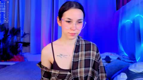 Snapshot of _cindy_lou_ chatting on December 21, 5:25 am Cindy . online show from December 21, 5:25 am