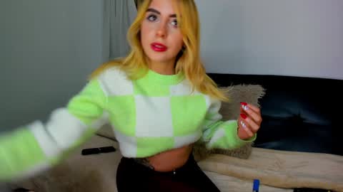  Chloe  online show from December 10, 2:16 am