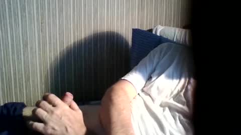 Snapshot of _col_t chatting on August 6, 4:47 am I hate social media Odio las redes sociales online show from August 6, 4:47 am