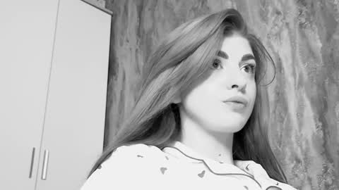 Snapshot of _comefeelme_ chatting on February 1, 4:00 pm D online show from February 1, 4:00 pm