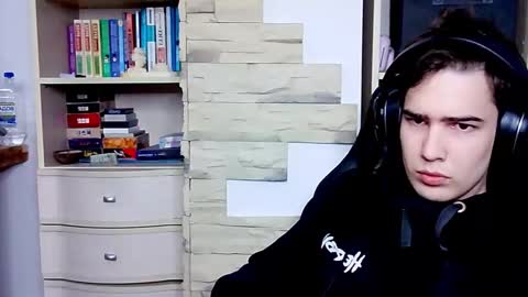 Snapshot of _crise_next_door_ chatting on October 6, 2:58 pm _crise_next_door_ online show from October 6, 2:58 pm