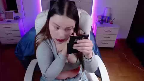 Snapshot of _crystal12 chatting on September 11, 12:49 pm Cristal online show from September 11, 12:49 pm