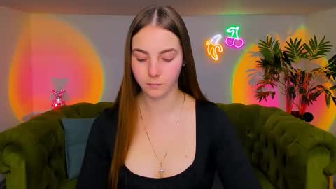 Snapshot of _cuddle_bug_ chatting on November 26, 1:56 pm Erika online show from November 26, 1:56 pm