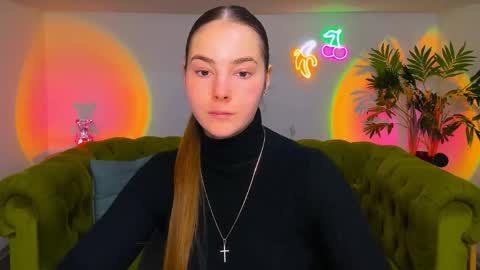 Snapshot of _cuddle_bug_ chatting on November 29, 9:01 am Erika online show from November 29, 9:01 am