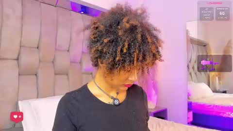 Snapshot of _curly_girl_ chatting on July 31, 3:06 am online show from July 31, 3:06 am