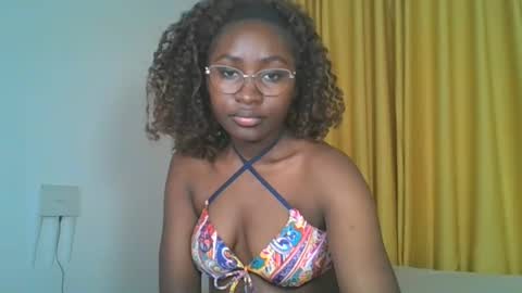 Snapshot of _cutestephanie chatting on September 29, 2:11 pm STEPH online show from September 29, 2:11 pm