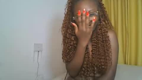 Snapshot of _cutestephanie chatting on October 29, 2:52 pm STEPH online show from October 29, 2:52 pm