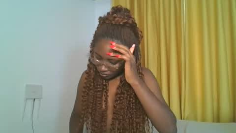 Snapshot of _cutestephanie chatting on November 5, 12:49 pm STEPH online show from November 5, 12:49 pm