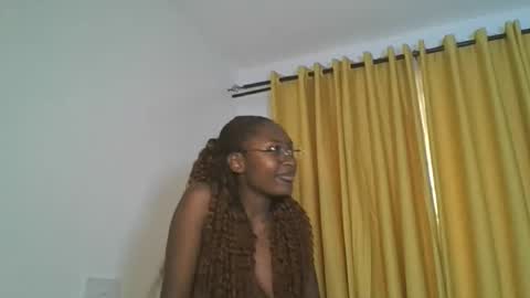 Snapshot of _cutestephanie chatting on November 12, 12:49 pm STEPH online show from November 12, 12:49 pm