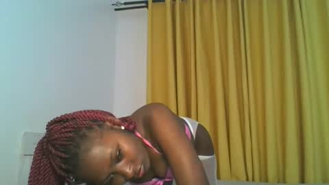 Snapshot of _cutestephanie chatting on December 4, 12:53 am STEPH online show from December 4, 12:53 am