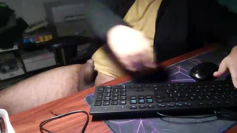 Snapshot of _daddypimp chatting on February 24, 12:08 am Paul online show from February 24, 12:08 am