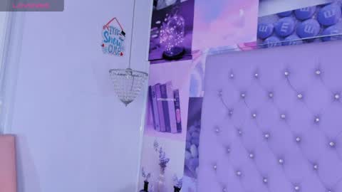 Snapshot of _dahiana_1 chatting on May 18, 6:25 pm Dahiana Lincoln online show from May 18, 6:25 pm