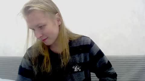 Snapshot of _dash_ chatting on December 17, 4:43 pm Tony online show from December 17, 4:43 pm