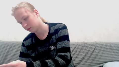 Snapshot of _dash_ chatting on December 21, 4:57 pm Tony online show from December 21, 4:57 pm