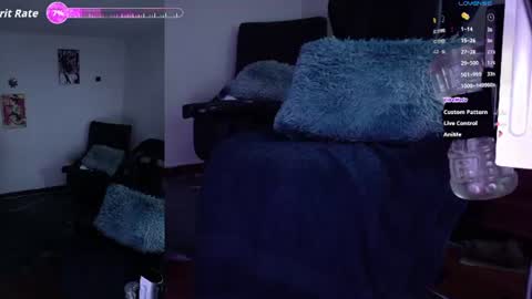 Snapshot of _delacruz911_ chatting on July 2, 12:43 am delacruz online show from July 2, 12:43 am