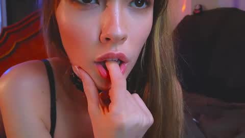 DemiDee online show from December 9, 1:13 pm