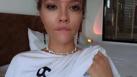 DemiDee online show from October 13, 6:02 am