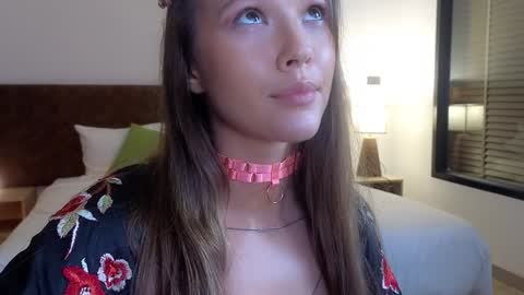 DemiDee online show from November 10, 12:04 pm