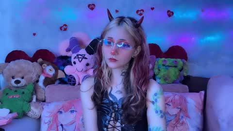 Snapshot of _devilbaby chatting on May 6, 7:46 am Kate online show from May 6, 7:46 am