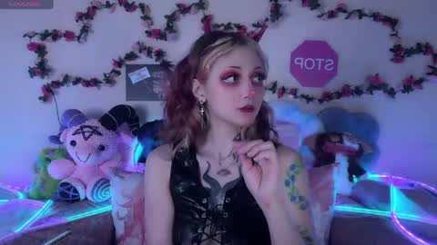Snapshot of _devilbaby chatting on May 15, 5:31 pm Kate online show from May 15, 5:31 pm