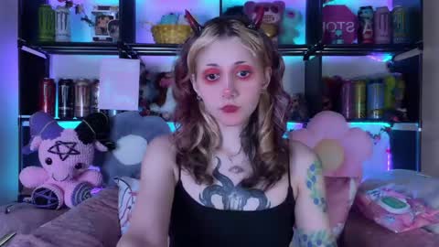 Snapshot of _devilbaby chatting on May 28, 6:27 pm Kate online show from May 28, 6:27 pm