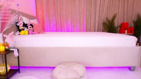 Just Dia online show from March 23, 7:18 pm