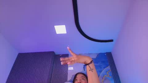 Dione online show from March 27, 7:35 pm