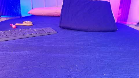 Dione online show from March 30, 7:15 pm