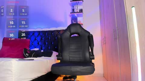 Duriel online show from April 2, 10:51 pm