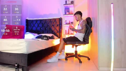 Duriel online show from April 3, 11:03 pm