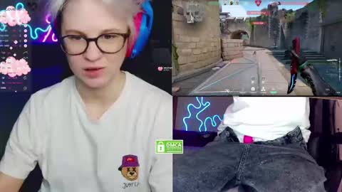 chloue and Gretta online show from December 4, 7:33 pm