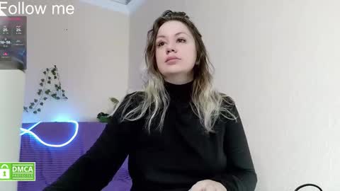 chloue and Gretta online show from March 1, 7:38 pm