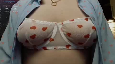 Snapshot of _elven_dreams__ chatting on June 17, 7:48 pm chloue and Gretta online show from June 17, 7:48 pm