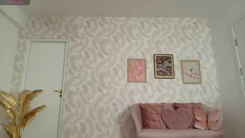 Elysa online show from April 24, 5:10 am