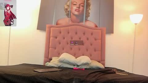 Snapshot of _ema_jones_ chatting on January 23, 6:14 pm Ema online show from January 23, 6:14 pm