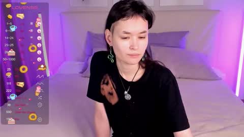 _emily__strike_ online show from November 20, 9:53 am