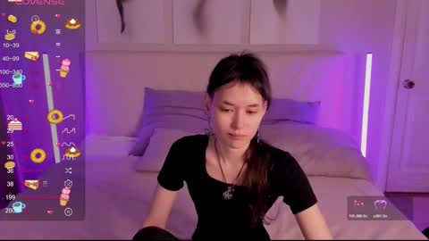 _emily__strike_ online show from November 24, 10:04 am