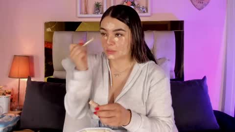 Isabella online show from April 18, 12:09 pm