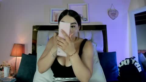 Snapshot of _emily_r chatting on April 27, 12:03 pm Isabella online show from April 27, 12:03 pm
